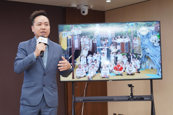 Mr. Bee Tang, Assistant Fun Learning Director at Ocean Park Hong Kong, shares successful case of improving employee wellbeing and service quality