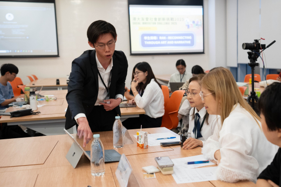 HKU student teams presented their social innovation proposals to the judging panel during the presentation competition. 