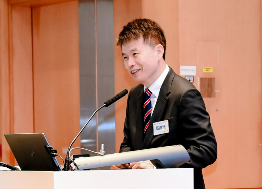 
	Professor Hongbin CAI, Dean and Chair of Economics at HKU Business School, delivers the welcoming remarks.

