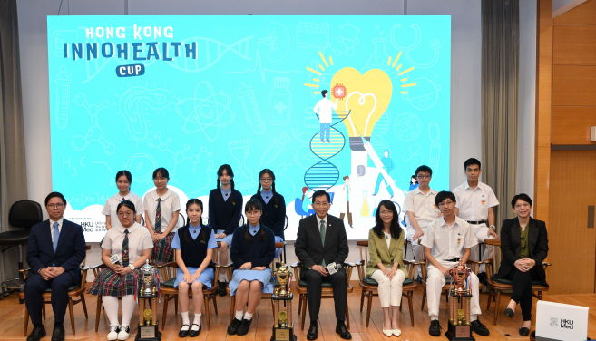 The winning teams showcase their innovative medical solutions harnessing AI and big data potential.
 