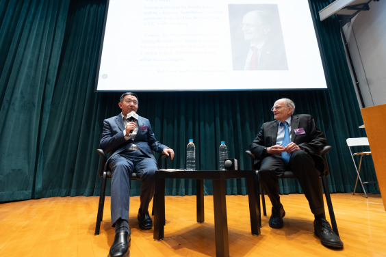 Professor Jin LI (left), the Zhang Yonghong Professor in Economics and Strategy and Director of the Centre for AI, Management and Organisation, joined Professor Thomas J. Sargent (right) for a fireside chat.