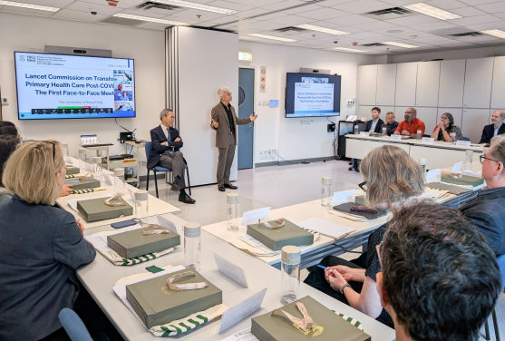 Professor William Wong Chi-wai of HKUMed extended a warm welcome to the Lancet Commissioner during the meeting, emphasising the importance of collaborative efforts in advancing primary health care development.
 