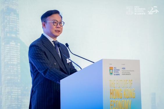 Dr. Horace Cheung Kwok-kwan, SBS, JP, Deputy Secretary for Justice of the HKSAR Government, delivering a keynote speech.